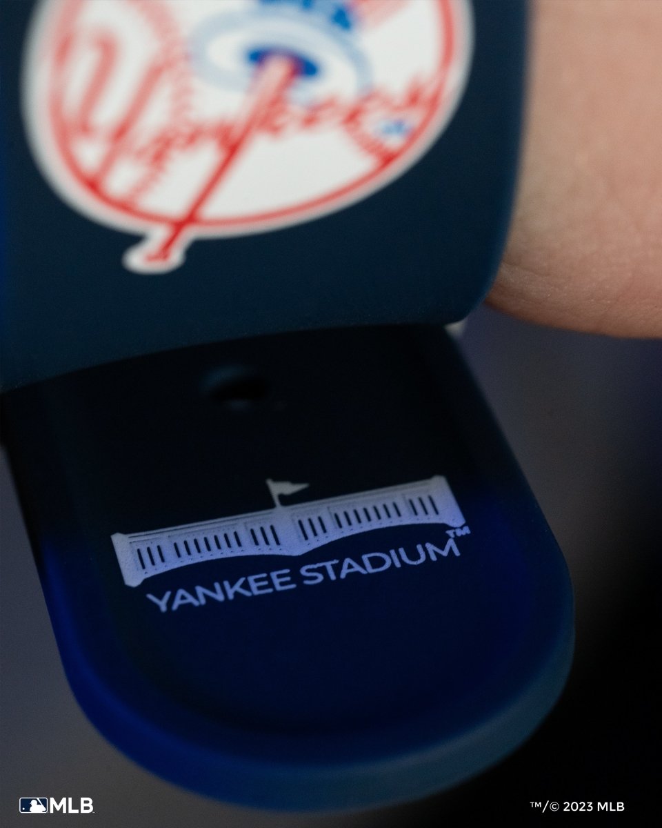 Mlb New York Yankees Apple Watch Compatible Leather Band - Black
